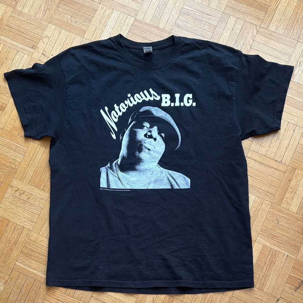 Notorious BIG Graphic Tshirt: Gildan Black T-Shirt with Iconic Graphic